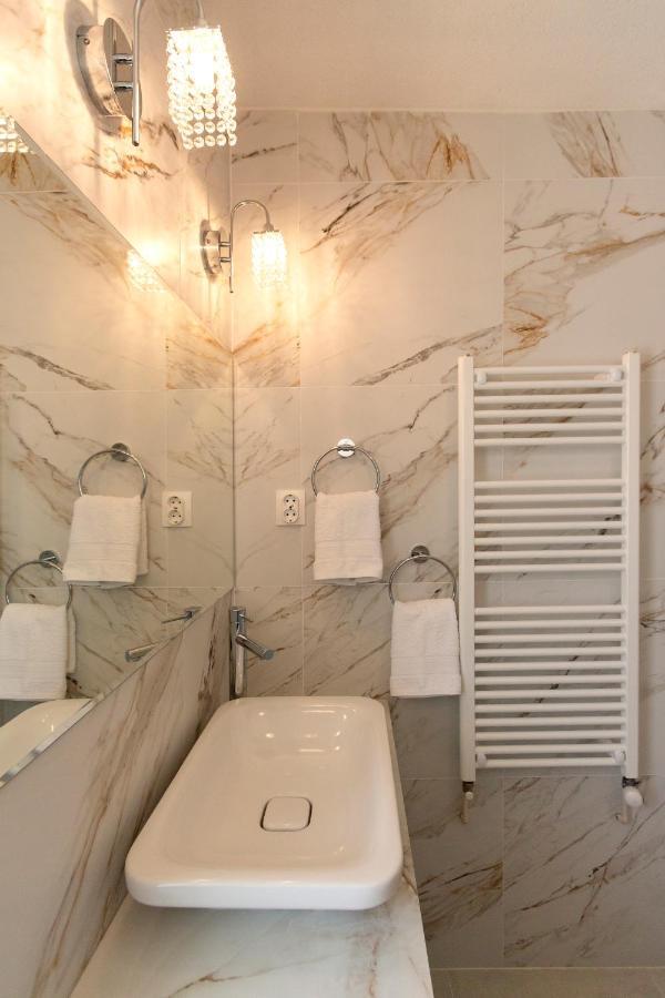 Ines Apartments Ohrid Buitenkant foto