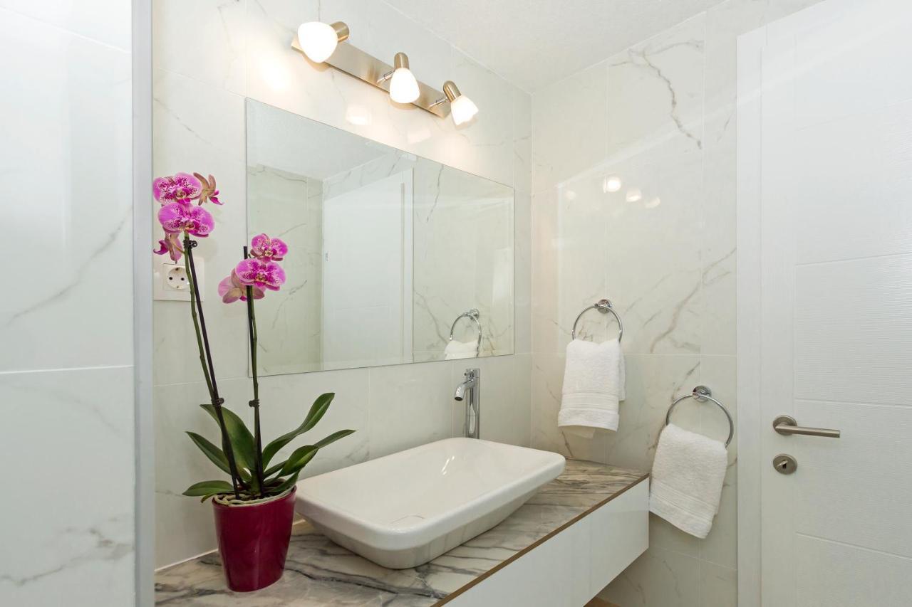 Ines Apartments Ohrid Buitenkant foto